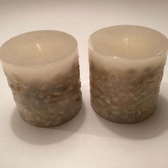 Crate and Barrel Ivory Sea Shell Embedded Large Pillar Candles 4x4” 2 NWT - Picture 2 of 4